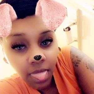 Meet your Posher, Chanel